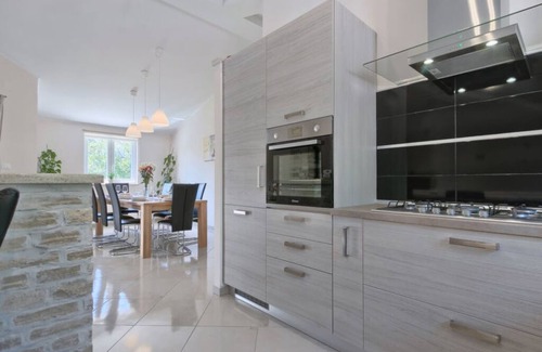 Snasici House | A spacious four-bedroom villa with sauna and private pool
