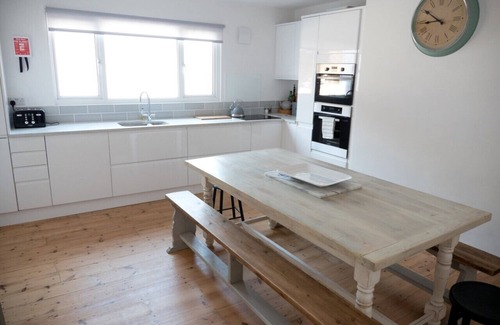 Tenterden Condo | A spacious modernised C17th listed apartment property, set up for 4 people