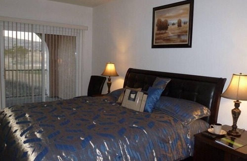 Sparks House | A Spacious Townhome/Condo with Spectacular Golf View, 1,599 sf.