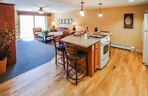 Lincoln Resort | A SPECTACULAR LOON MOUNTAIN GETAWAY - 1-BEDROOM SUITE