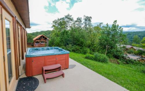 Caton Villa | A Splashtastic View