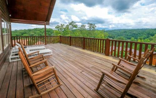 Caton Villa | A Splashtastic View