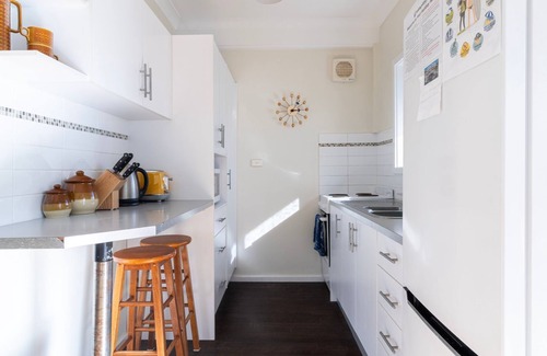 Swanhaven House | A stone's throw from Swan Lake.