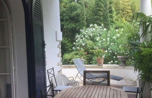 Bayonne Villa | A stone's throw from the Bayonne Arena Large character house on the Basque Coast