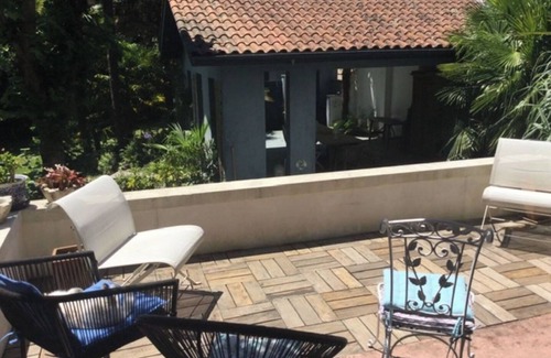 Bayonne Villa | A stone's throw from the Bayonne Arena Large character house on the Basque Coast