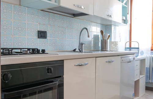 Lerici Apartment | A stone's throw from the sea! Cozy apartment with private parking