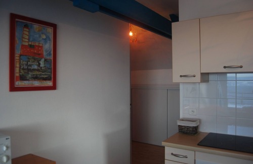 Guilvinec Apartment | A studio located in a house directly on the beach in a stunning maritime site
