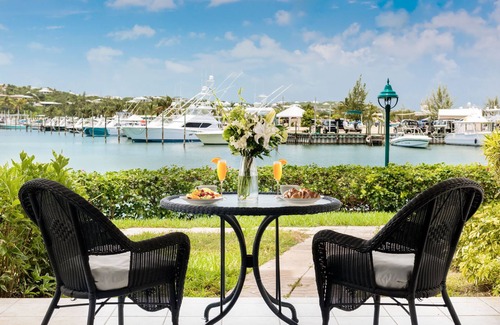 The Bight Apartment | A Studio with Amazing Marina and Sunset Views