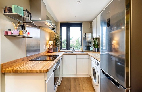 Golborne Apartment | A Stylish Haven Near Portobello Road