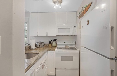 Truman Annex House | A SUNRISE COTTAGE at The Truman Annex in Key West