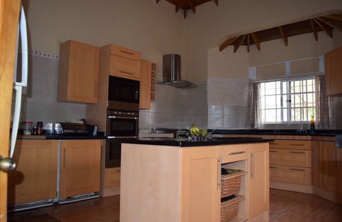 Tower Isle Villa | A superb 3-bedrooms Holiday Villa, mins away from Ocho Rios vibrant Town Centre