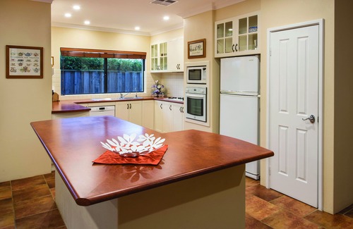 Dunsborough House | A Superbly Central, Elegant yet Casual Holiday Escape