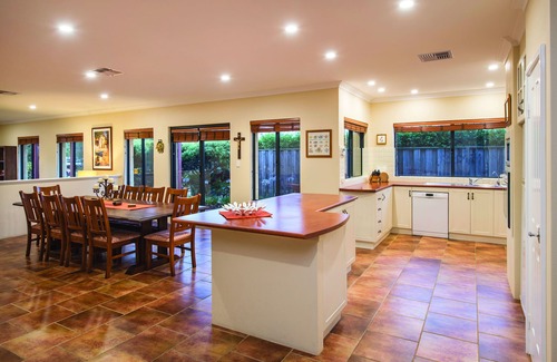Dunsborough House | A Superbly Central, Elegant yet Casual Holiday Escape