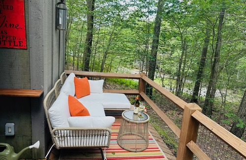 White Haven House | A sweet retreat, with a cozy vibe on Jack Frost Mountainside!