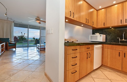Honokowai Condo | A Sweet Slice of Paradise ~ Ocean Front, 1 Bedroom, 1 Bath, Sleeps 4