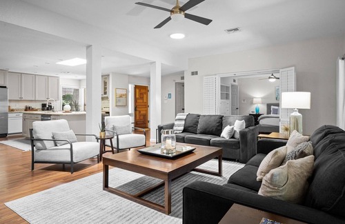 South Scottsdale House | A Taste of Paradise by Rebl|Community Pool + Spa