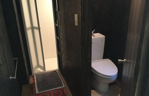 Kawasaki House | A traditional Japanese wooden small house in downtown. Accessible and convenient