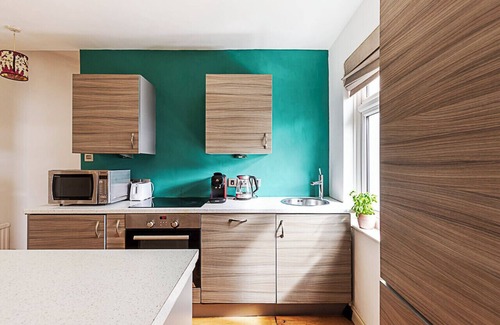 Brixton Apartment | A Tranquil One-Bedroom Flat near Brockwell Park
