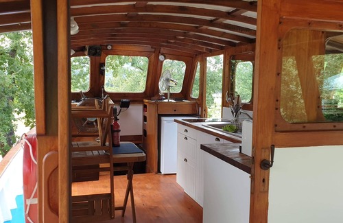 Figanieres House | A trawler in the vineyards