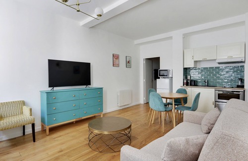 Quartier de l'Ecole-Militaire Apartment | A Trendy 1-BDR Apartment in Saint Germain