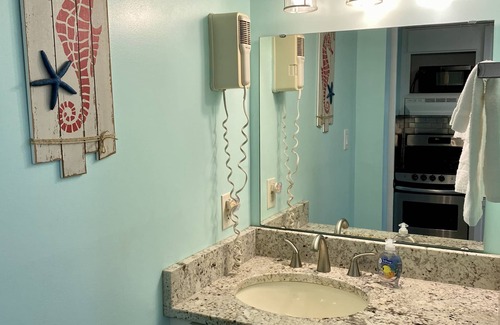 Myrtle Beach Condo | A Tropical Retreat: An Escape to the Coast