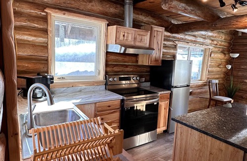 Bear Creek House | A true Alaskan home, short drive from town, relaxing and cozy in the forest.