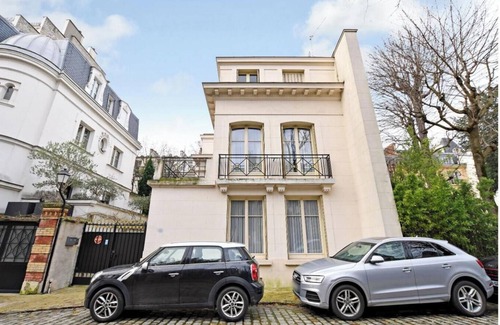 Porte-Dauphine Apartment | A true haven of piece near Arc de Triomphe and Champs-Élysées