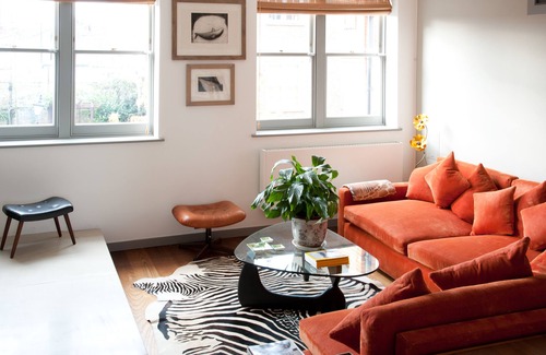St. Mary's Park House | A unique contemporary house close to Battersea Park sleeps 8