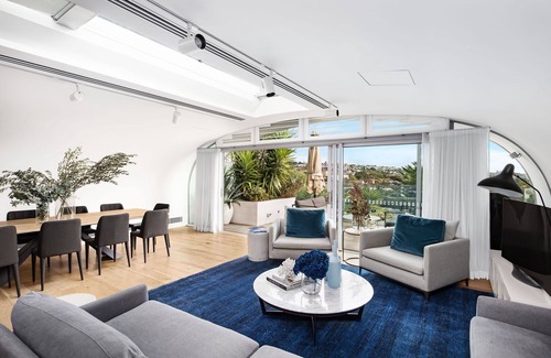 Bondi Beach Apartment | A Unique Luxury Three Bedroom Penthouse Apartment in the Heart of Bondi Beach