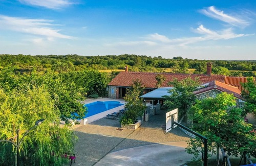 Poljica Villa | A unique Villa pequena perla with a pool