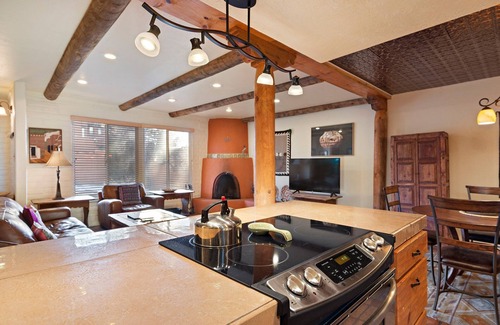 Northeast Santa Fe House | A Very "Santa Fe" Condo Blocks From The Plaza @ Fort Marcy