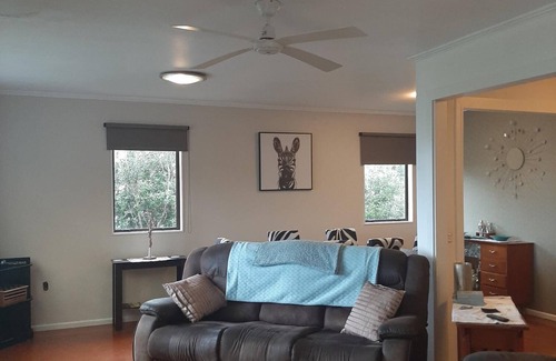Whangarei Heads House | A view from every room - close to Ocean Beach