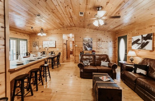 Broken Bow Cabin | A Walk in the Woods, the perfect secluded getaway!