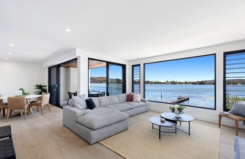 Point Clare House | A Waterfront at Point Clare