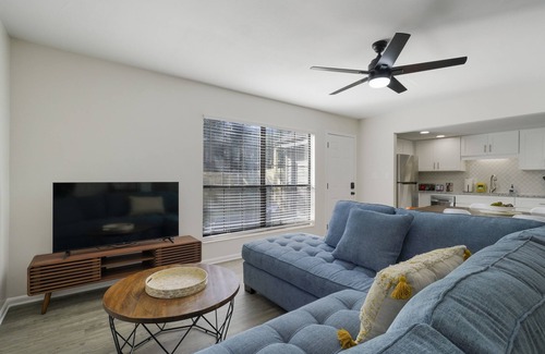 Ocean City House | A Wave From It All - 10 Min from the beach - Renovated - Sleeps 6