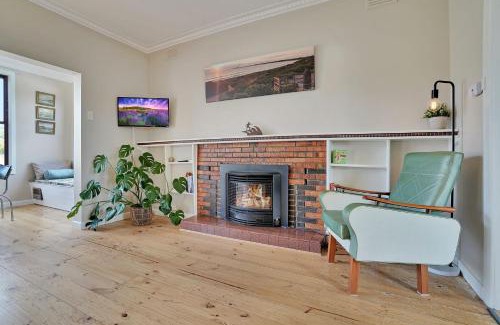 Warrnambool House | A Wave from it All