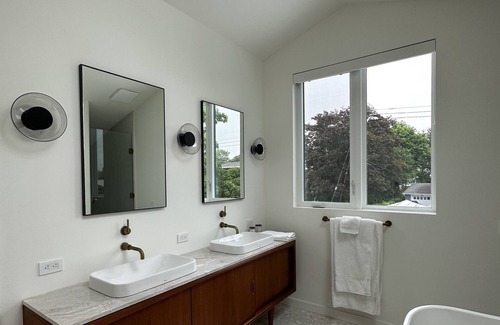 Southampton House | A Wave From It All, million dollar views, relax in style