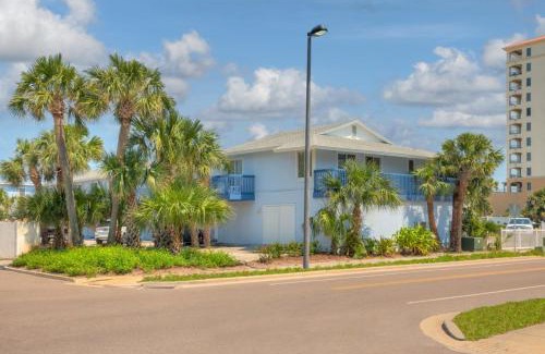 Jacksonville Beach Apartment | A Wave From It All Oceanview 2Nd Level Patio