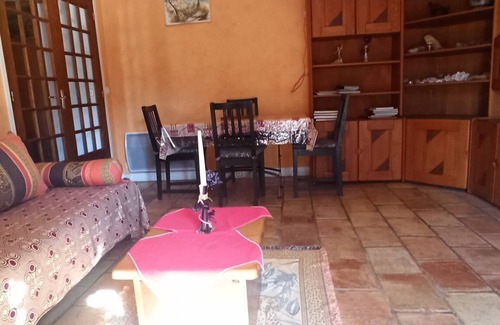 Carnoux-en-Provence Apartment | A well-being at the doors of the calanques awaits you, T3 in R of independent garden