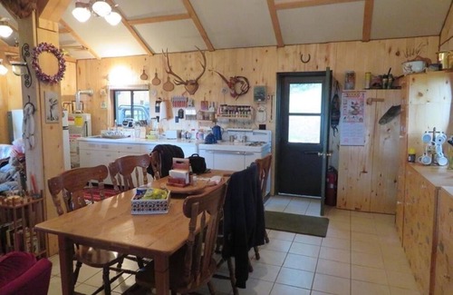 Shell Cabin | A Western Rose Cabin Shell, WY: The Big Horn Mountains nELK HUNT AREA 41