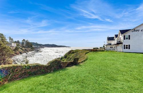 Depoe Bay Apartment | A Whale's Walk - Mariner 2