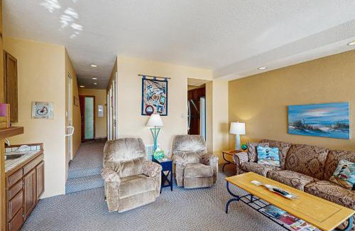 Depoe Bay Apartment | A Whale's Walk - Mariner 2