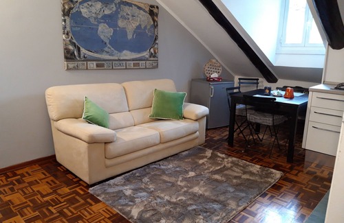 Vanchiglia Apartment | A window on the Mole Antonelliana. Newly renovated one bedroom apartment