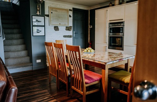 St Davids House | A wonderful contemporary house in the very heart of St Davids with wifi.