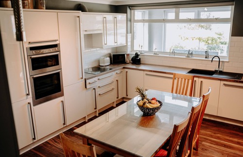 St Davids House | A wonderful contemporary house in the very heart of St Davids with wifi.