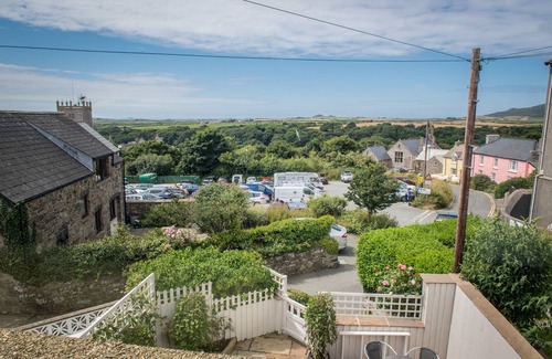 St Davids House | A wonderful contemporary house in the very heart of St Davids with wifi.