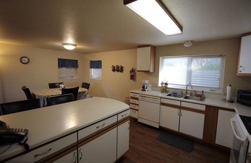 Gardiner Apartment | A Yellowstone Park View!