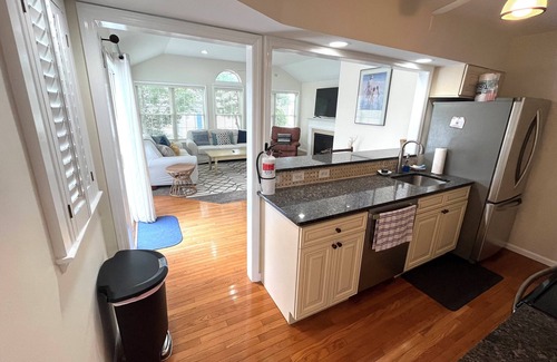 A-Zone House | A-Zone Rancher 1.5 blocks to the Beach and Shark Park!
