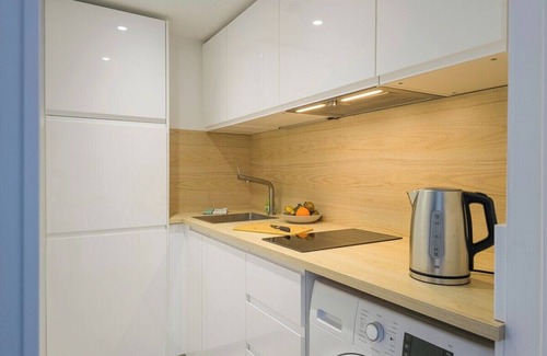 Carnot Apartment | A022 Chic apartment with balcony and parking