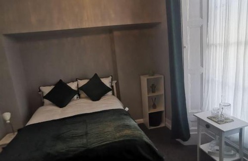 Douglas Apartment | A1-72-DSQU, Ground Floor Apartment, Selby House, 72 Derby Square, Douglas, ISLE OF MAN